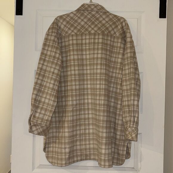 L’Acadamie Zuma Plaid Beige Women's Oversized Shacket - Picture 7 of 7